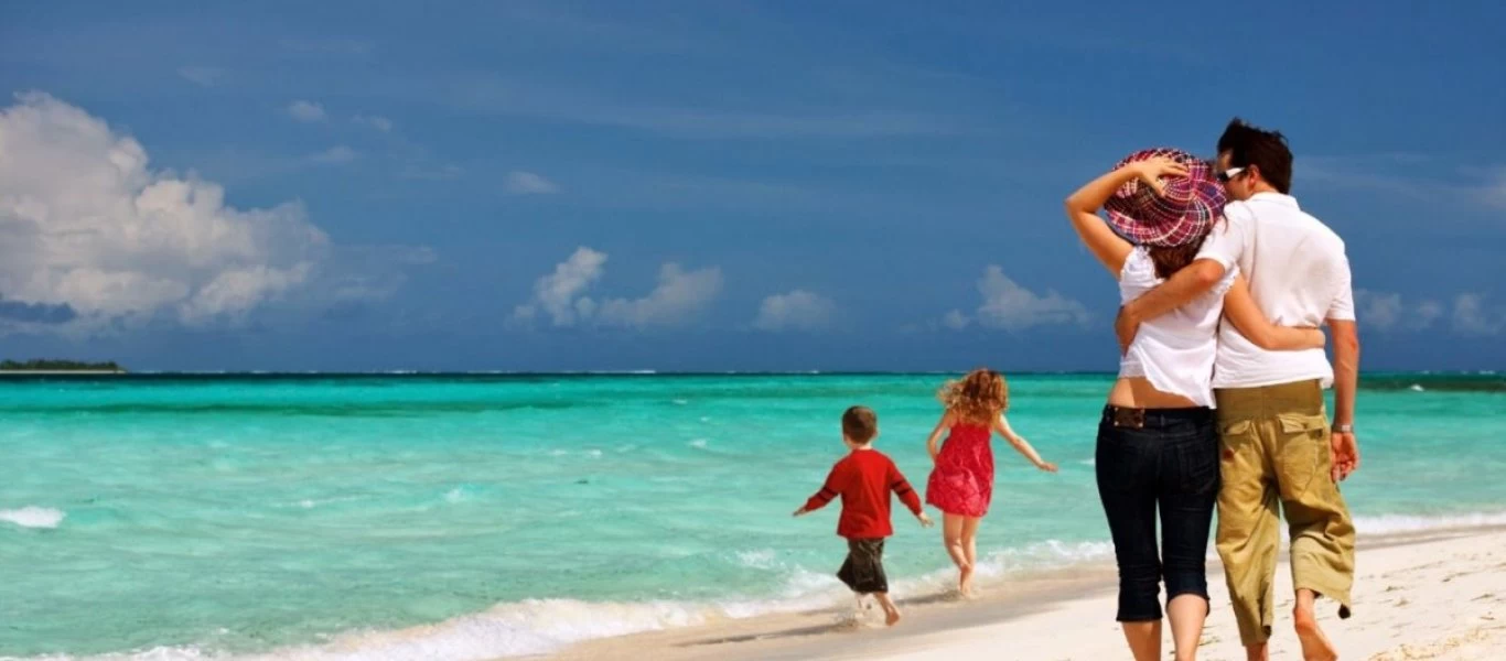 Κοινωνικός Τουρισμός: Διπλασιάστηκε σχεδόν ο αριθμός των ωφελουμένων - Τι προβλέπει